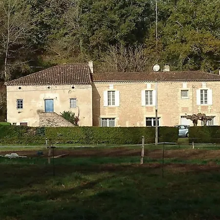 Location Meublee Au Milieu D'Un Ecrin De Verdure Aux Vieux Fours Noaillac Exterior foto