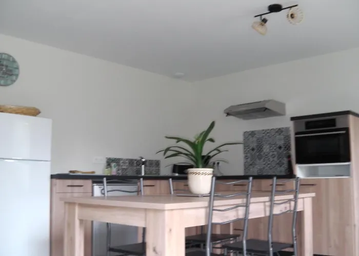 Location meublée au milieu d\'un écrin de verdure Aux vieux fours