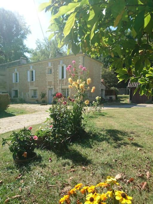 Hébergement de vacances Location Meublée Au Milieu D'un écrin De Verdure Aux Vieux Fours *